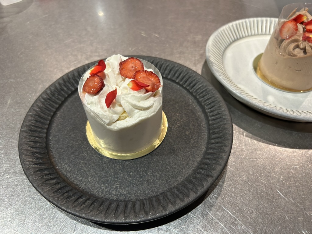 iuen イウエン｜苺ショートケーキ（個別盛り付け）